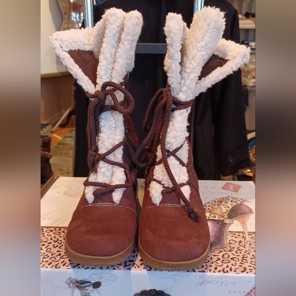 NWOT/BOX BONGO BOOTS "WINTER BLAST" 7 1/2 M 4472628 CHOCOLATE SHERPA LINED WEDGE - Picture 2 of 15